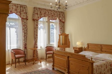 How do you know a good hotel bed?