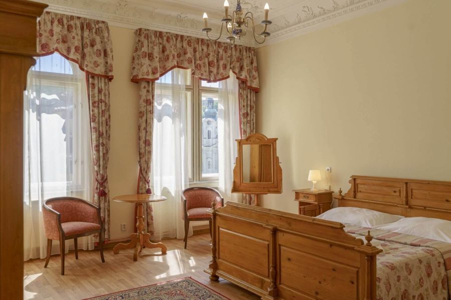 How do you know a good hotel bed?
